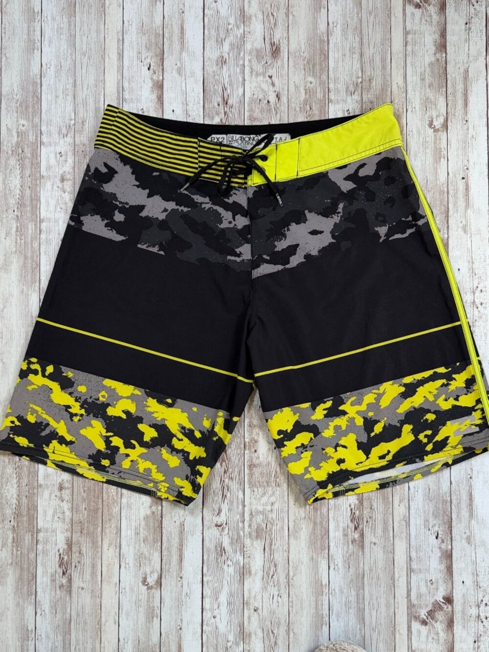 Billabong Platinum Board Shorts sz 34 Men Recycler Black Yellow Camo Performance
